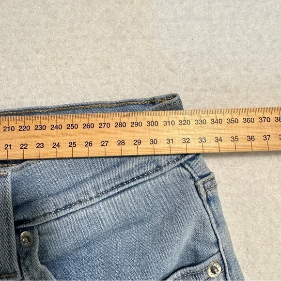 LEVIS Womens Mid Length Shorts  size 24 Blue Cuffed Denim Jean Shorts Co… - Picture 12 of 13
